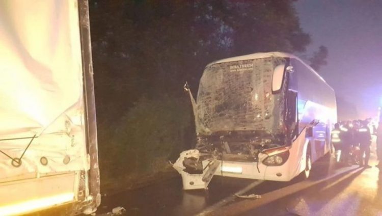Autobusi me votues të Erdoganit përplaset me kamionin, 22 të plagosur