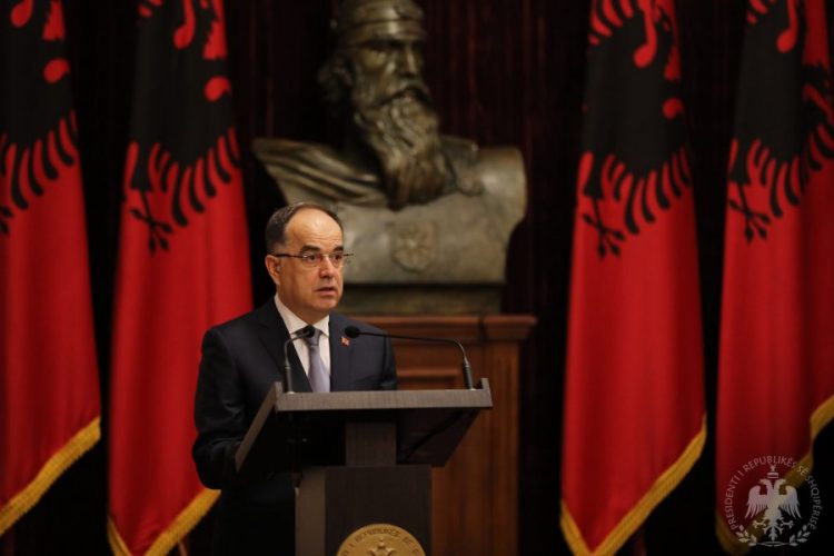 Presidenti dekreton rritjen e pagës së tij, të Ramës dhe deputetëve