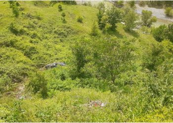 Librazhd/ ‘Benzi’ përfundon në humnerë, njëri në gjendje të rëndë