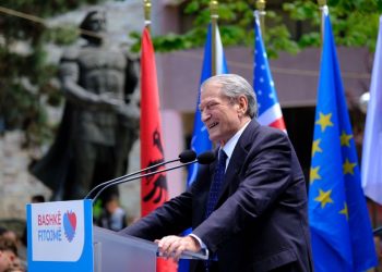 Berisha u bën thirrje dibranëve: Ngrihuni për të ardhmen tuaj