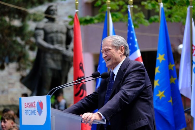 Berisha u bën thirrje dibranëve: Ngrihuni për të ardhmen tuaj