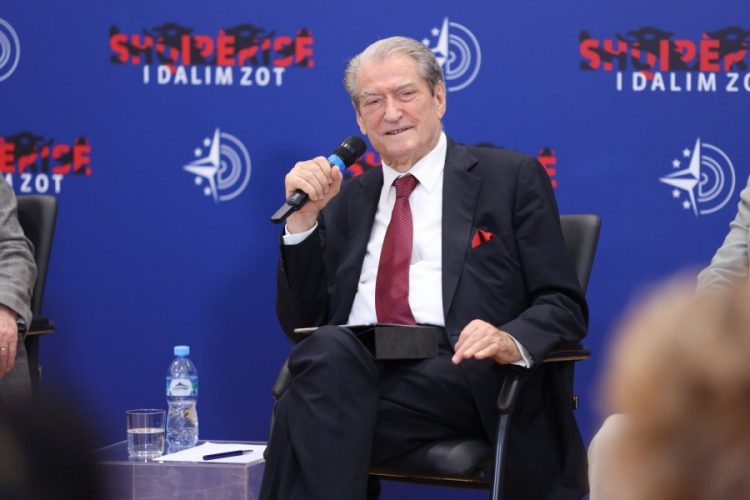 Berisha: Në Shqipëri po vendoset diktatura e bandave