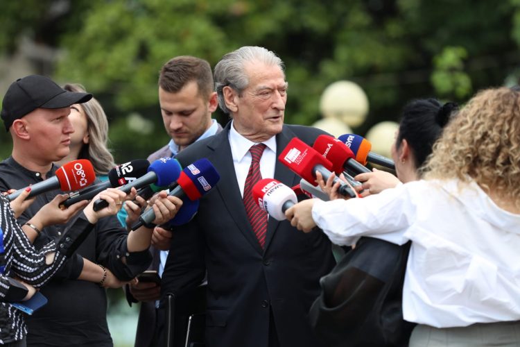 Paga e pushtetarëve, Berisha para Kuvendit: Një pashpirtësi dhe hipokrizi e paparë, nuk do ta votojmë