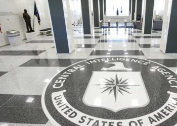CIA u kërkon rusëve të ‘spiunojnë’ kundër Kremlinit dhe Putinit