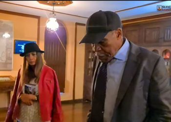 VIDEO/ Aktori i njohur amerikan viziton muzeun e Krujës