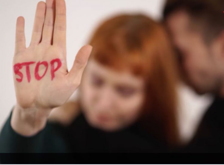 Treguesit e dhunës në familje shënojnë rritje në Shqipëri