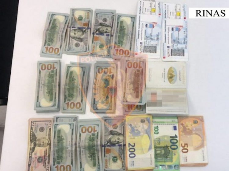 Me 16 mijë dollarë dhe 2 mijë euro të fshehura, ndalohet egjiptiani