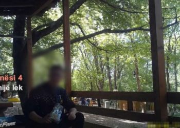 Ekskursion pa leje, bileta e transportit 6 mijë lekë më shumë për çdo fëmijë/ Drejtori i shkollës “kapet mat”