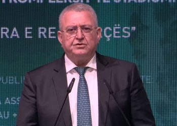 Kryeministri Rama uron Dukën për rizgjedhjen në KE-në e UEFA-s: Nder për Shqipërinë