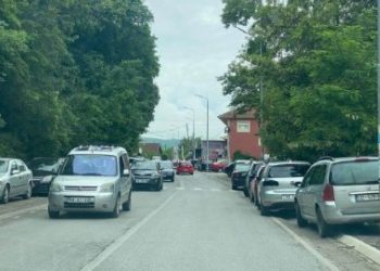 Tensionet në veri të Kosovës, sulmohet ekipi i RTV Dukagjinit