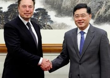 Elon Musk takohet me ministrin kinez të Industrisë