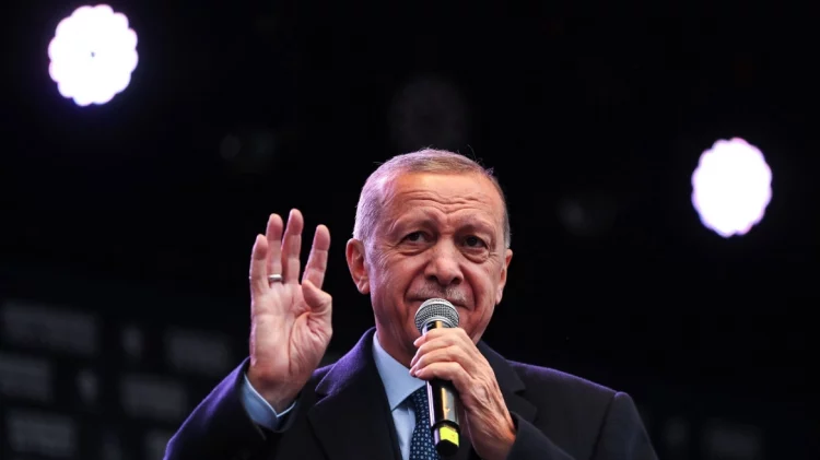 Zgjedhjet në Turqi, Erdogan: Opozita merr udhëzime nga terroristët, unë nga Allahu