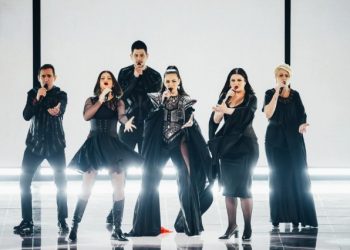 Eurovizioni – Albina dhe Familja Kelmendi çojnë Shqipërinë në finale