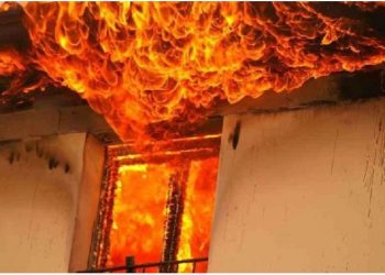 Përfshihet nga flakët shkolla në Mallakastër