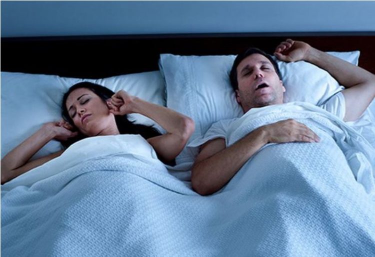 Zbuloni se cilat janë arsyet që ndikojnë në gërhitje