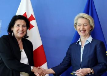 Ish-shteti sovjetik kërkon statusin kandidat nga BE për t’u mbrojtur kundër Rusisë