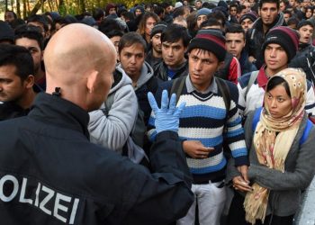 Gjermani, debate të forta për refugjatët përpara samitit