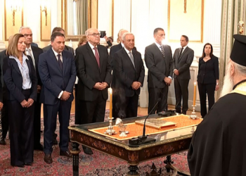 Zgjedhjet në Greqi, qeveria e re betohet dhe nis punën