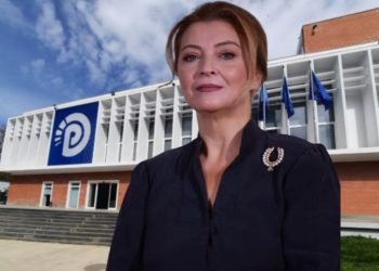 Alibeaj dha dorëheqje, Harxhi thirrje Tabakut dhe Bardhit: Silleni vulën në seli