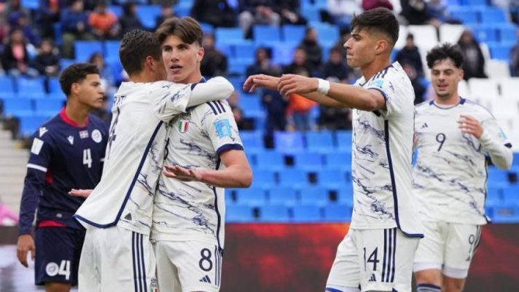 Do të përballen me Anglinë në Botëror, italianët i braktis avioni