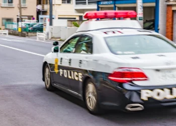 Të shtëna me armë dhe sulme me thikë në Japoni, raportohen persona të plagosur