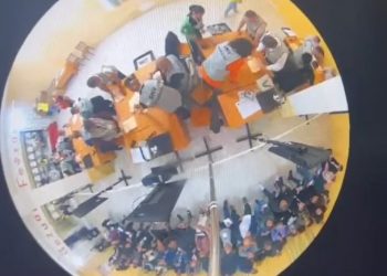 VIDEO/ Ja si futen fletët e votimit fshehurazi në tavolivat e numërimit. Çfarë ndodhi në 14 maj?