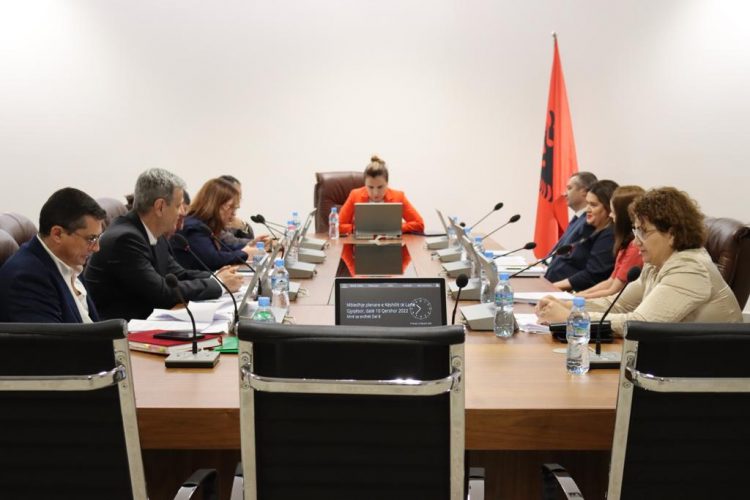 KLGJ vijon procedurat për ngritjen në detyrë dhe lëvizjet paralele të gjyqtarëve