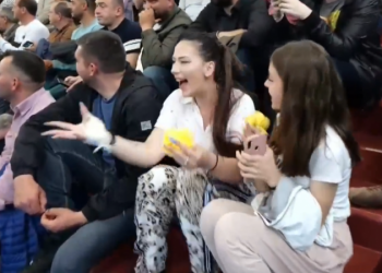 Korçarja e dashuruar me Ramën: Edit t’i hani m*tin