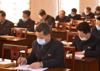 Çdo koreano-verior duhet të lexojë dhjetë mijë faqe për Kim Jong