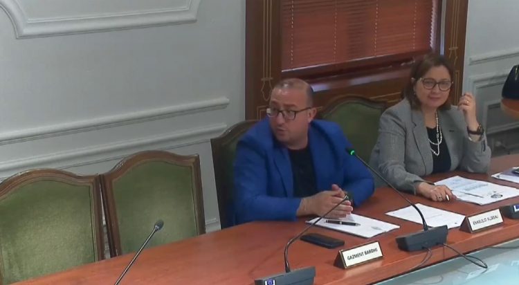 Korreshi i kthehet Ibrahimajt: Pensionistët nuk blejnë dot as mbathje