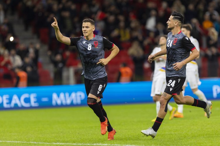 Fitoi Kupën e Italisë, Duka dhe Silvinjo përshëndesin suksesin e Asllanit