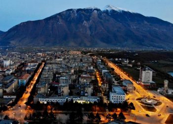 Pabarazia/ Tirana me 134% të të ardhurave për frymë, Kukësi me 59%