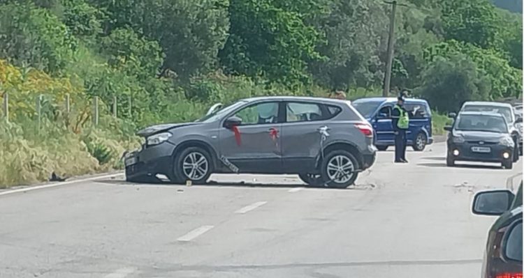 Aksidentohet makina me dasmorë në aksin Elbasan-Librazhd