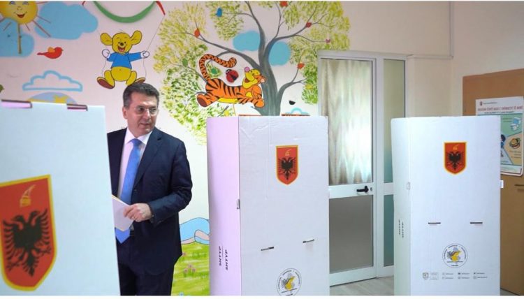Mediu: Së bashku të mposhtim me votë të keqen