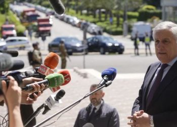 Kritikuan Melonin, ministri italian anulon vizitën në Paris