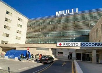 Itali/ Shqiptari qëllon me thikë bashkëshorten, gruaja në gjendje të rëndë