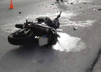 Del nga rruga me motor, përfundon në spital 34-vjeçari