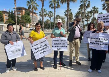 Paraplegjikët protestojnë në Durrës: S’na japin paratë që na takojnë