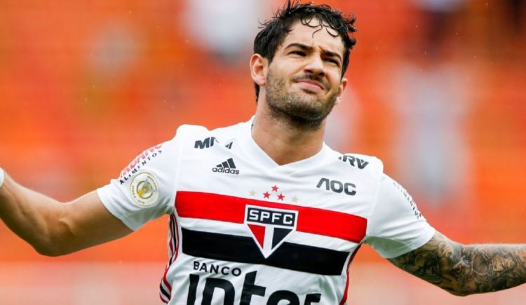 ABSURDE! Shtyhet prezantimi i Patos, shkak… kabllot