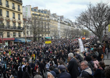Kushtetuesja e Francës hedh poshtë referendumin për pensionet
