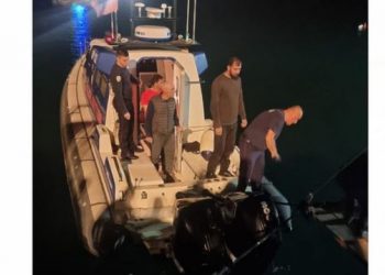 Peshkarexha u godit nga trageti, shpëtohen 3 peshkatarët