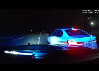 Policia amerikane ndjek makinën që lëvizte me 225 km/h në zonën ku…