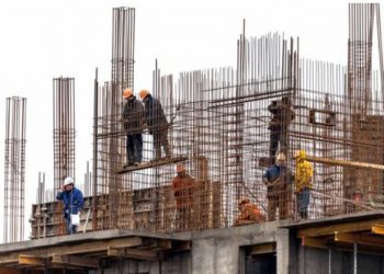 Punëtori ra nga lartësia dhe vdiq, pranga pronarit dhe drejtuesit teknik