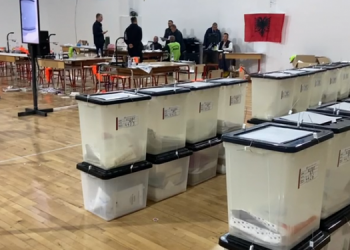 Anomali te lista e votuesve në Vlorë, ka persona që figurojnë dy herë