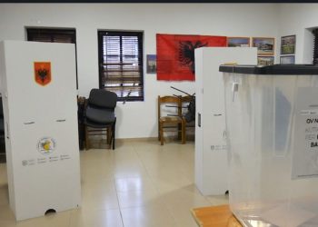 Denoncimi i BF: Kunati i kryetares së PS në Berat, “plan” me punonjësin e bashkisë si të sjellin votues