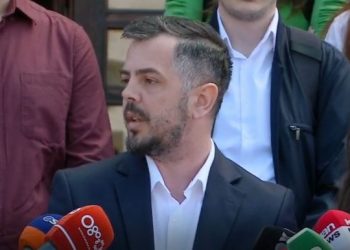 Protestë kundër shkrirjes së Akademisë së Albanologjisë: Marrëzia e radhës