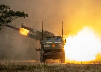 Polonia pranon sisteme HIMARS, do t’i dislokojë pranë kufirit me Rusinë