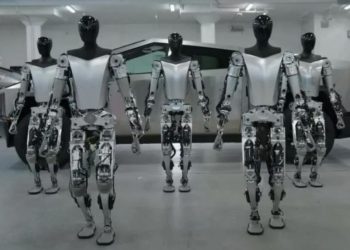 Roboti Optimus i Teslës mund të ecë dhe të kryejë detyra të thjeshta