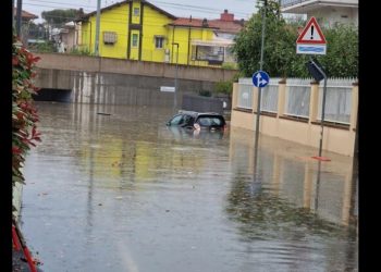 Moti i keq prek Italinë, rrezikohet edhe Shqipëria