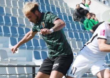 Alarm për sulme ajrore nga Rusia, ndërpritet ndeshja e Seferit